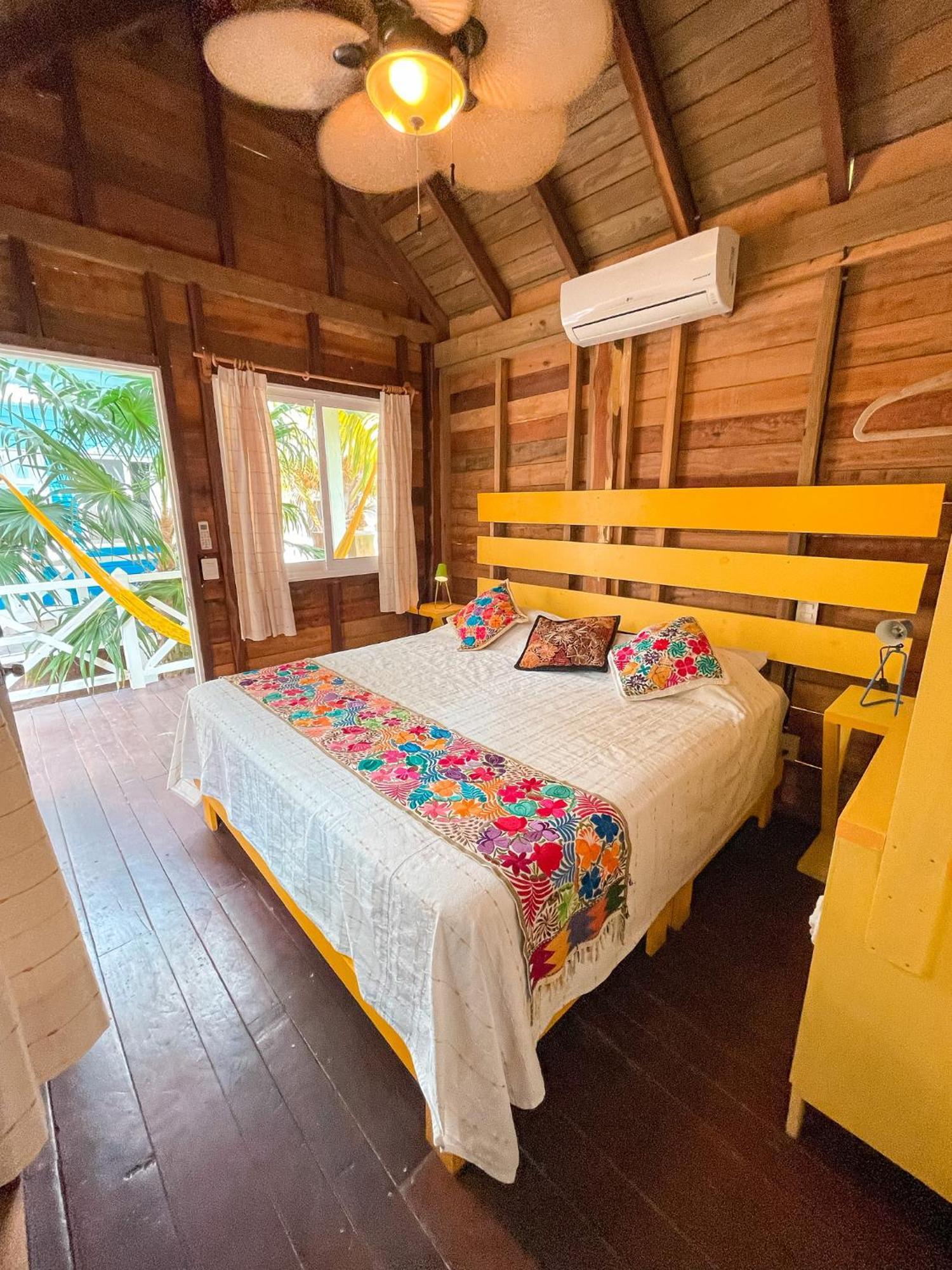 Whyknot Holbox Bed & Breakfast Exterior photo